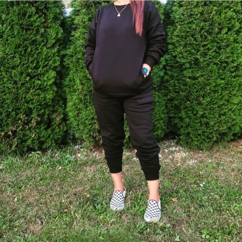 Black Sweatshirt & Pants Set